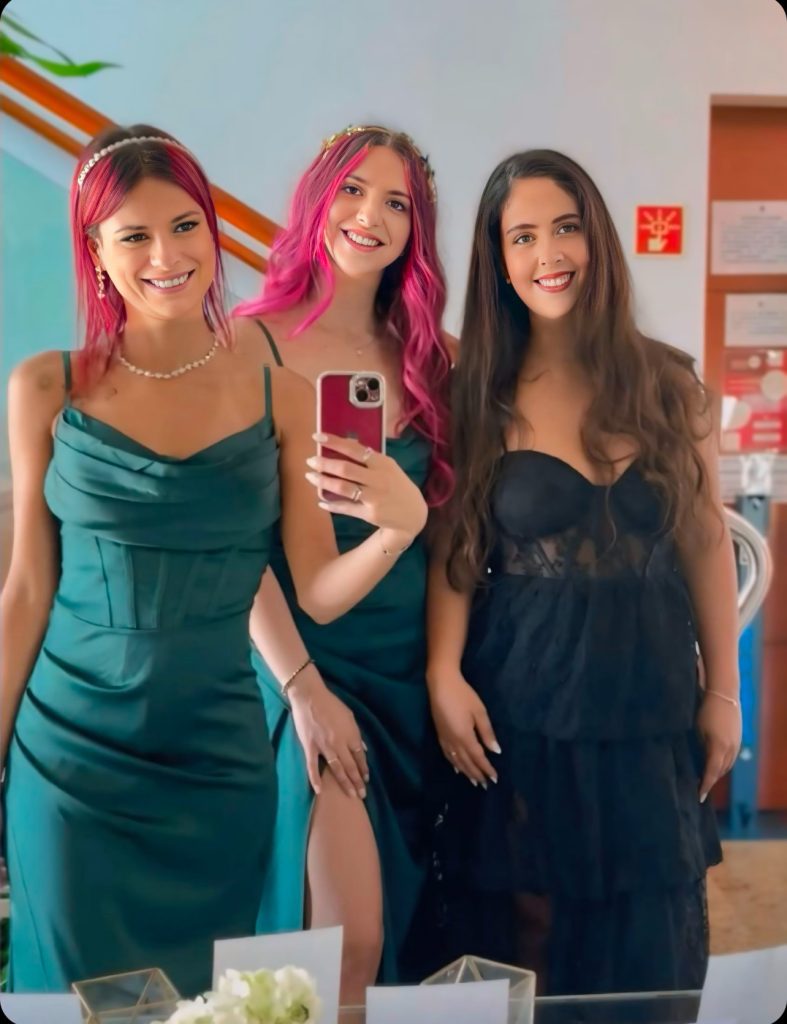 Fundadoras da marca MOOD reunidas num momento especial, com looks elegantes e sofisticados.